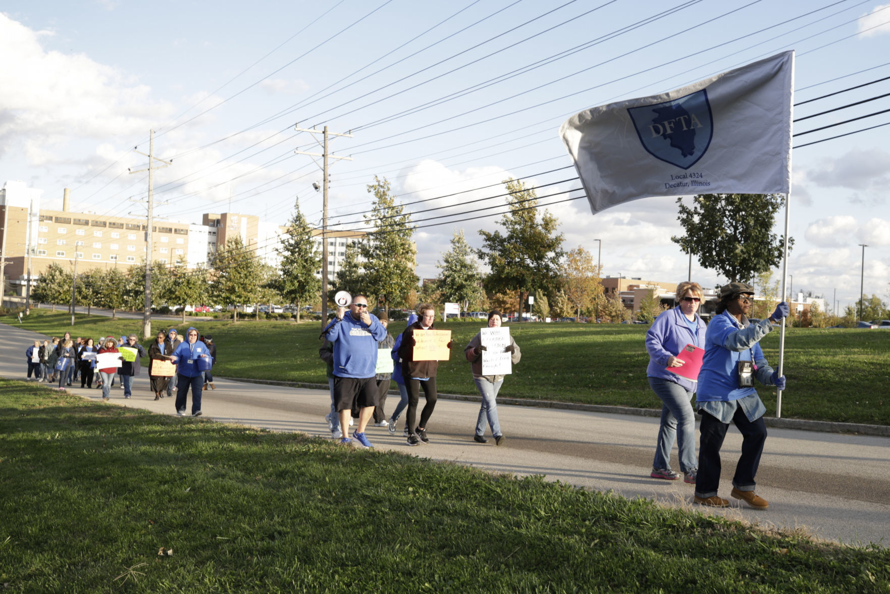 DFTA-picket-03-102319.JPG